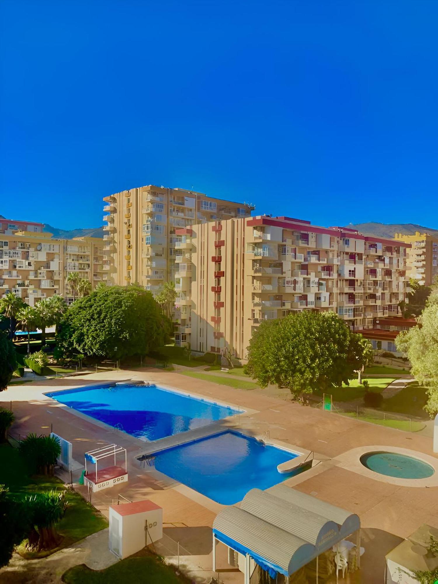Luxury Suites Sunset Beach بينالماذينا المظهر الخارجي الصورة